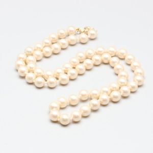 14K Gold Clasp Knotted Pearls
